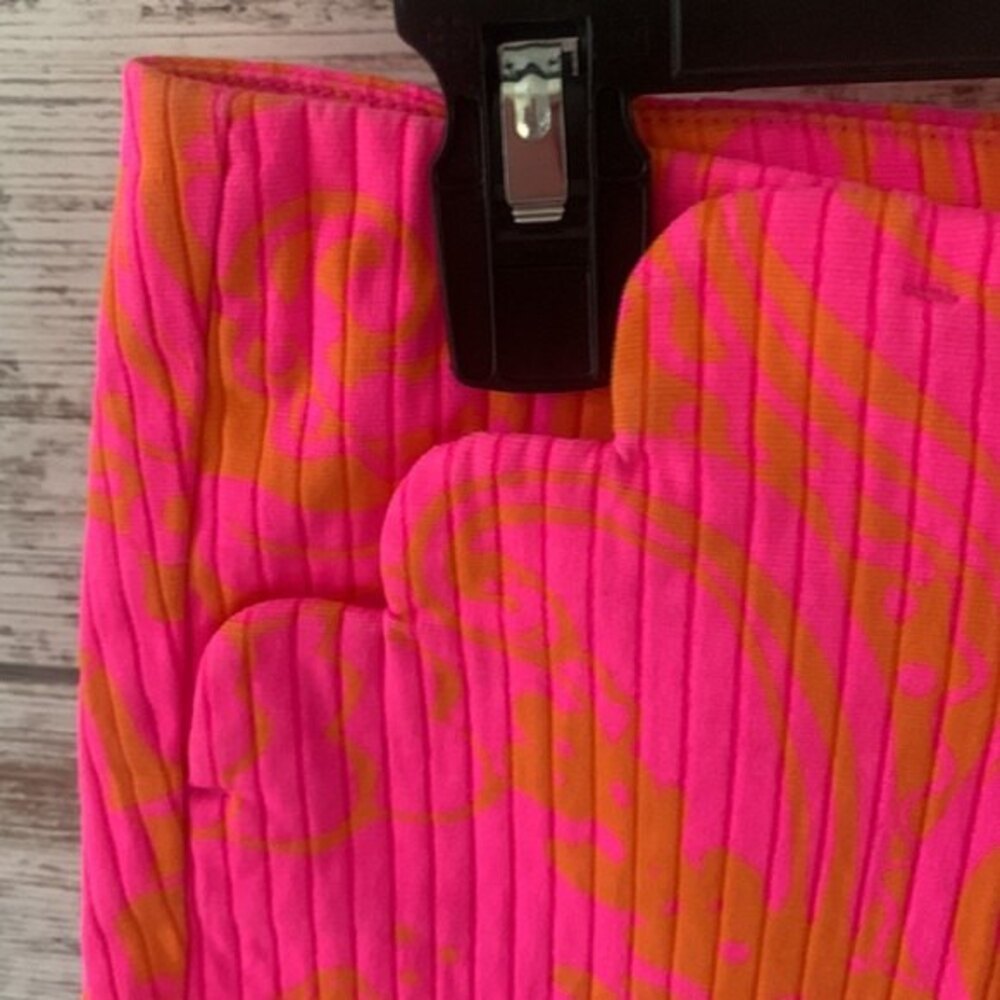 Lilly Pulitzer Pink and Orange Scalloped Ribbed Shorts Size 0 - Picture 2 of 9